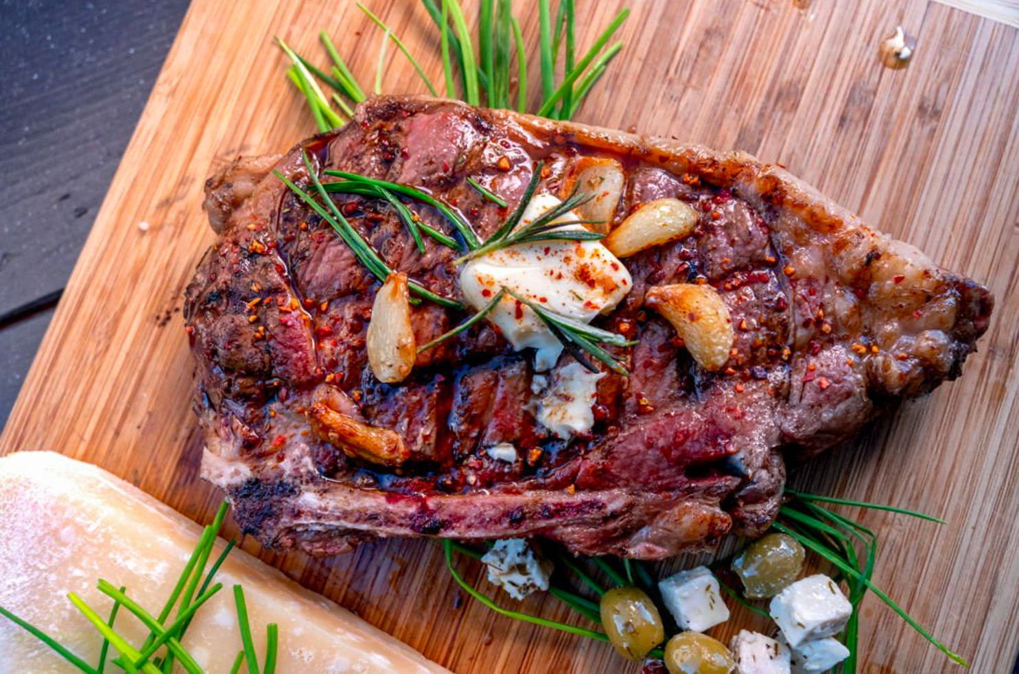 Une entrecôte grillée à la plancha