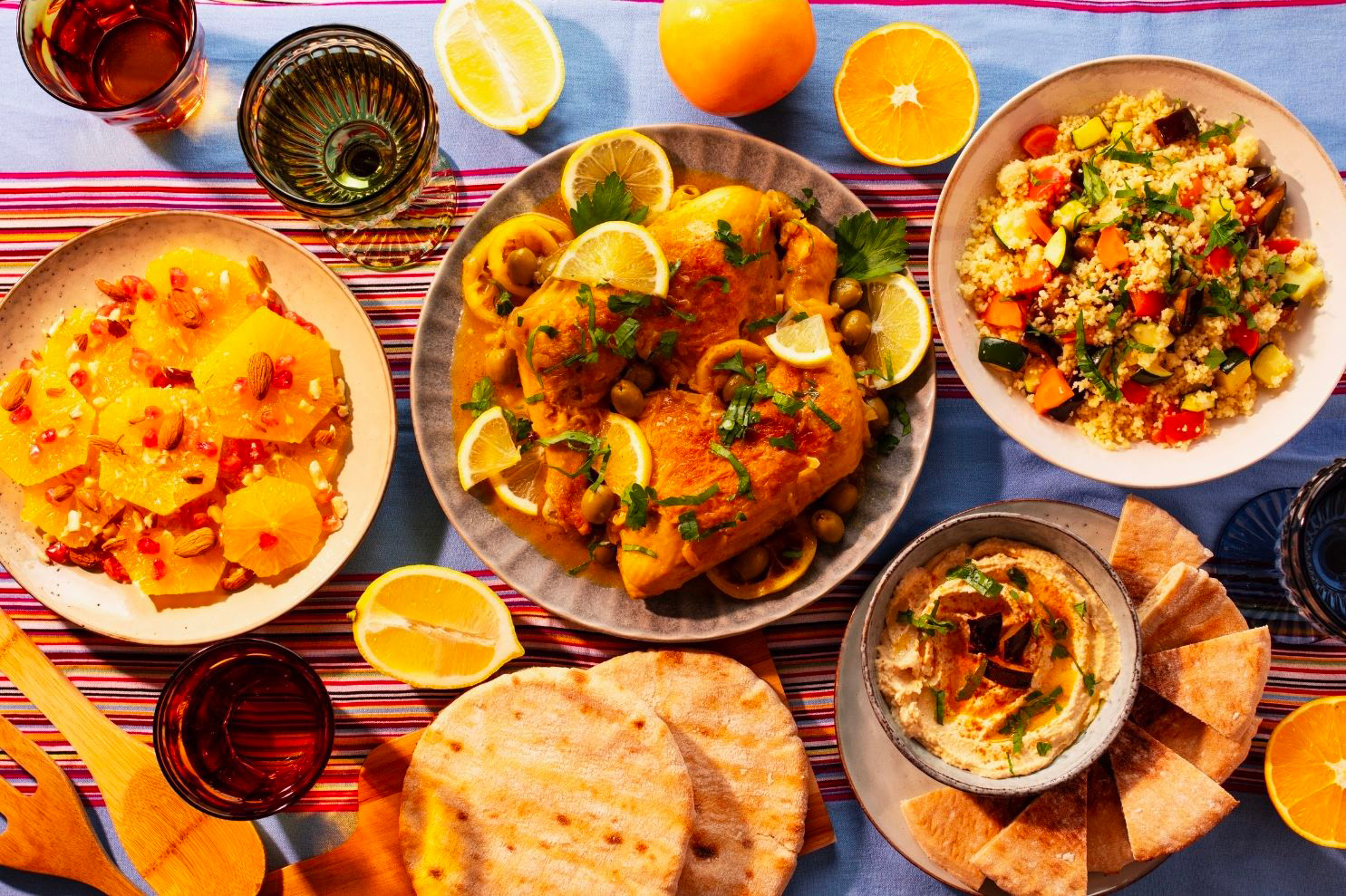 uen table du ramadan avec différents plats