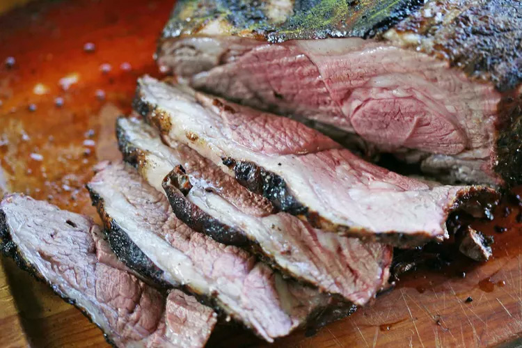 Un gigot en tranches