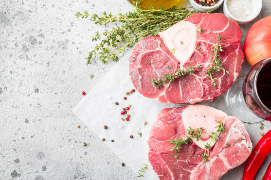 deux tranches de jarret de veau crues