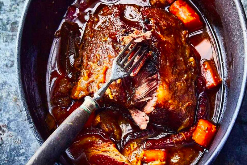 Un paleron de boeuf braisé au four