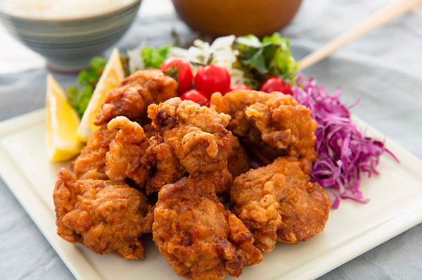des morceaux de poulet frits façon kaarage