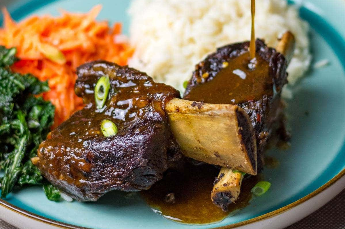 Des ribs confits avec leur sauce aux épices