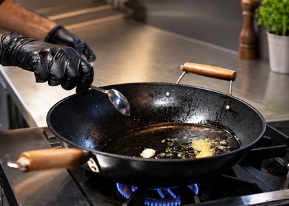 Pourquoi c’est meilleur au restaurant ? 15 techniques à reproduire chez vous