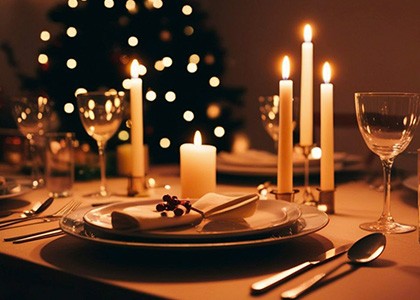 Comment organiser un réveillon de Noël mémorable ? Le guide et toutes les idées auxquelles vous n’aviez pas pensé