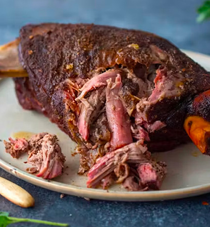 Épaule d'agneau façon brisket - Cuire une épaule d’agneau pour qu’elle soit tendre et juteuse (Façon Brisket)